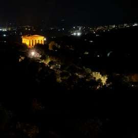 Best of Agrigento: Sciacca, White Cliffs & Temples by Night