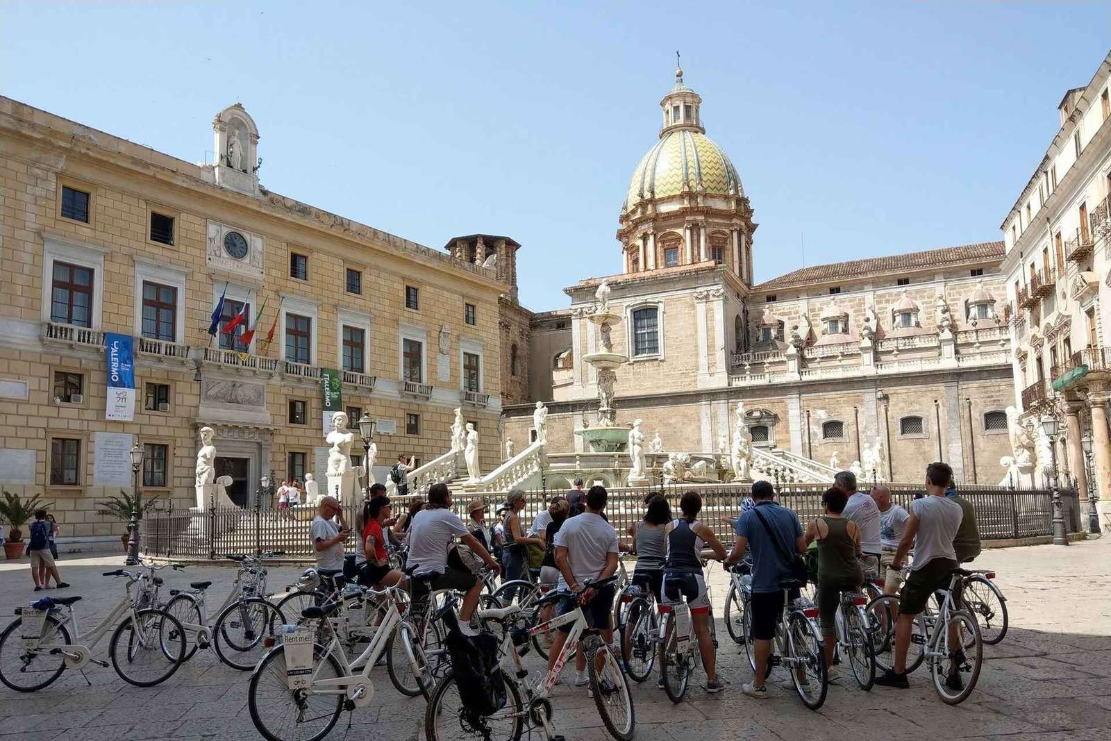 Tour en bicicleta por Palermo con comida callejera y panelle