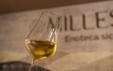 Cata de vino siciliano para principiantes en Palermo