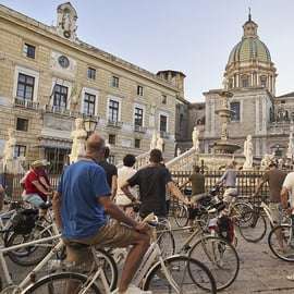Tour en bicicleta por Palermo: plazas, costa y comida callejera