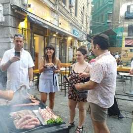 Tour de comida de rua em Palermo à noite, em grupo pequeno