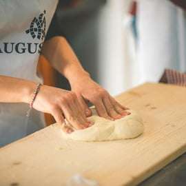 Partinico: Pizza-Making Class on an Organic Farm with Wine