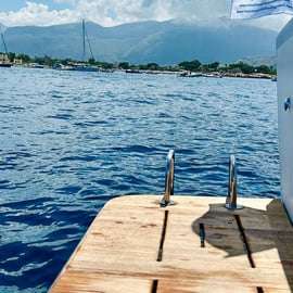 Mondello: Tour in barca della costa di 4 ore con aperitivo e bagno
