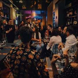 Dégustation de vin avec musique vinyle à Palerme