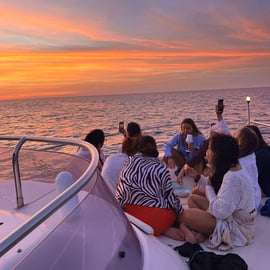 Palermo: sunset tour with aperitif on a luxury boat