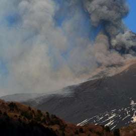 Tour multilingue dell'Etna e di Taormina da Palermo