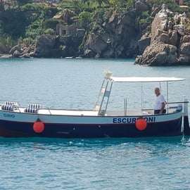 Plavba lodí s koupáním a šnorchlováním v Palermu