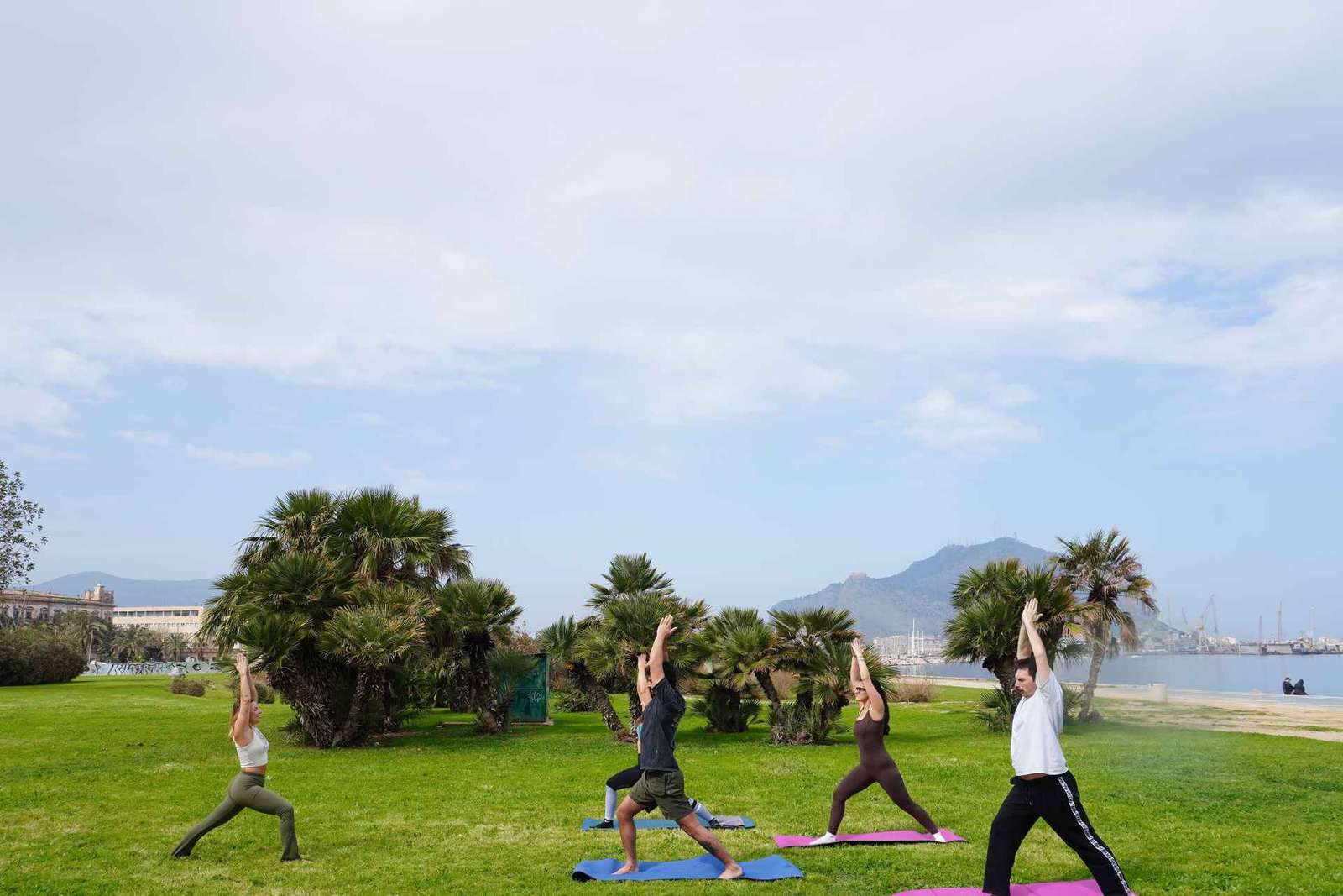 Yoga all'aperto a Palermo, sessione di 75 minuti
