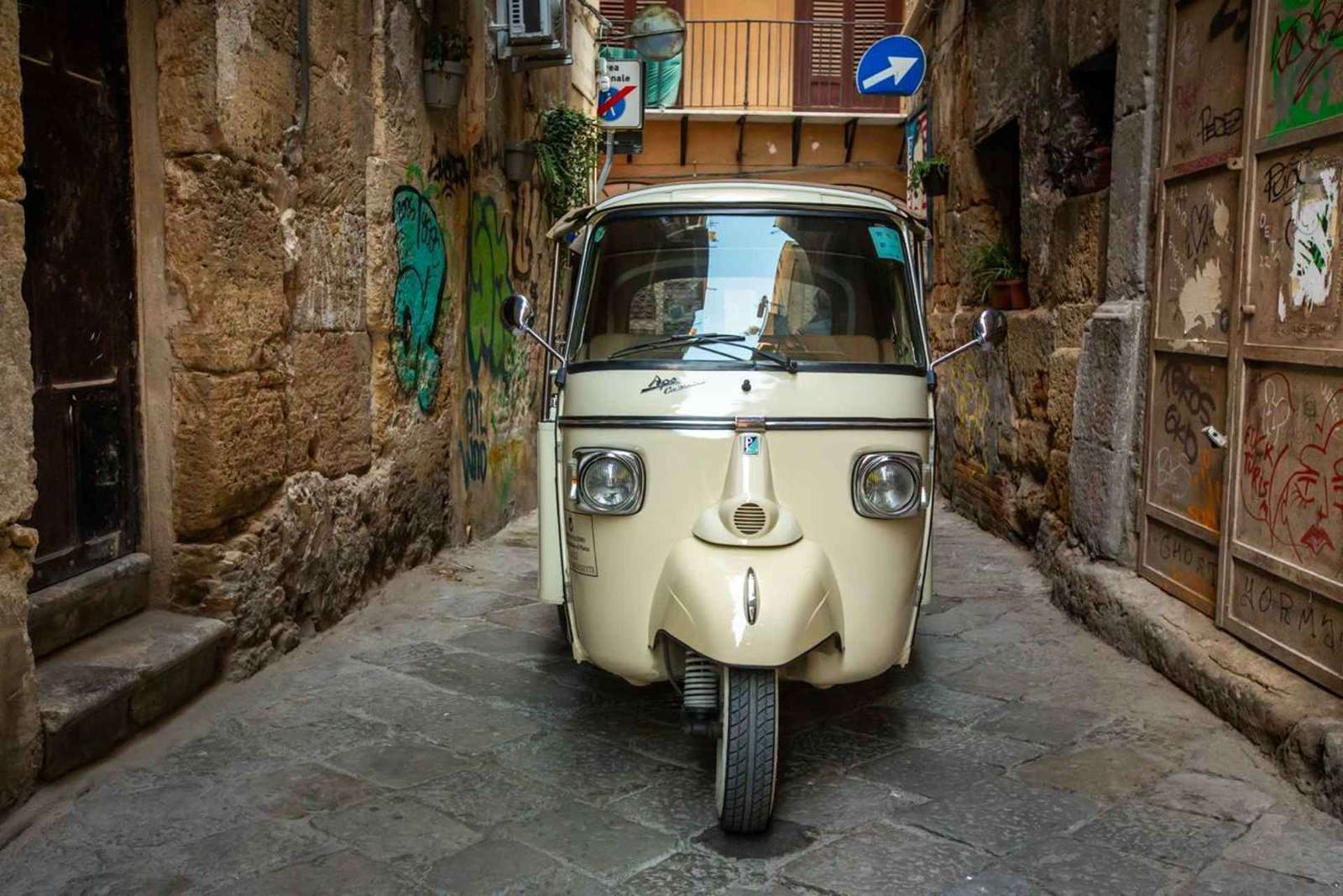 Tuk Tuk Tour of Palermo: Two Hours Through the Old Town