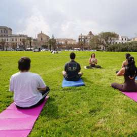 Yoga all'aperto a Palermo, sessione di 75 minuti
