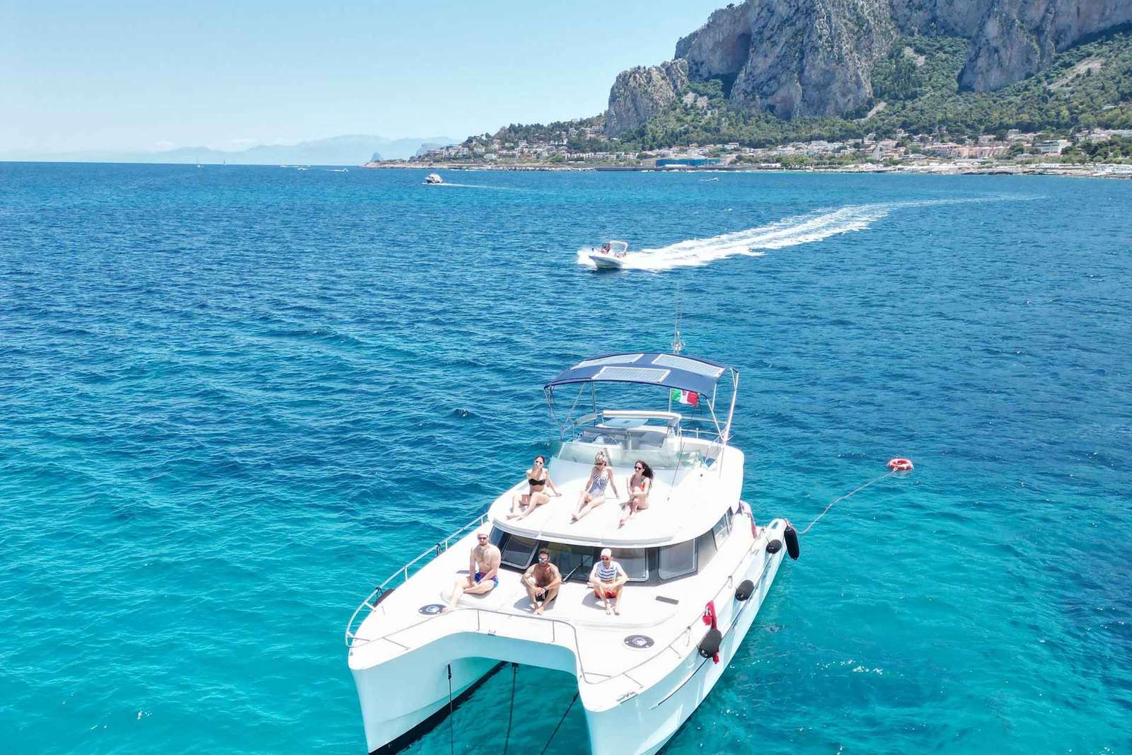 Palermo: Tour Giornaliero in Catamarano con Pranzo e Snorkeling Incluso