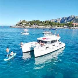 Palermo: Tour Giornaliero in Catamarano con Pranzo e Snorkeling Incluso