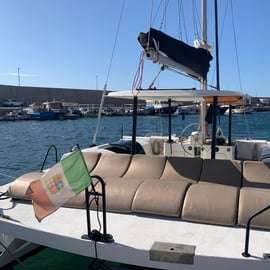 Excursion en catamaran à Terrasini : grottes et SUP