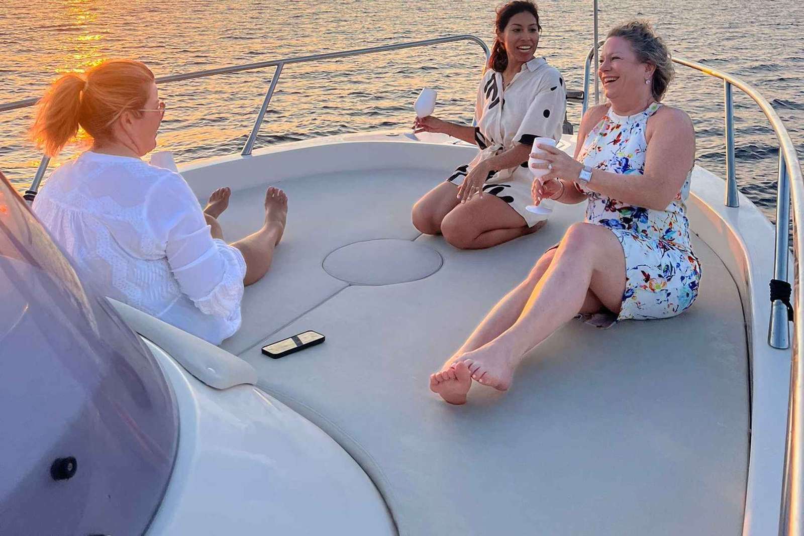Palermo: sunset tour with aperitif on a luxury boat