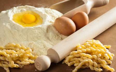 Palermo: Clase de cocina de pasta y tiramisú en casa de un lugareño