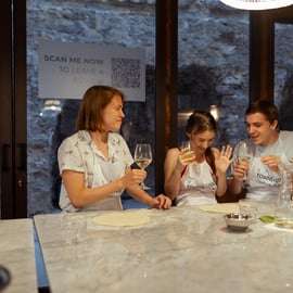 Corso di pizza e gelato a Palermo con cena e vino