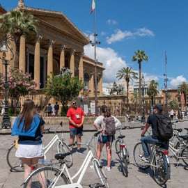 Tour en bicicleta por Palermo con comida callejera y panelle