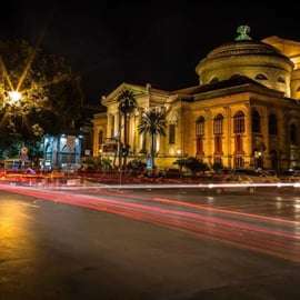 Tour serale di Palermo con street food, vino e leggende